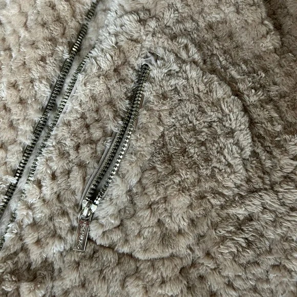 Calvin Klein teddy bear plush vest - Picture 10 of 10